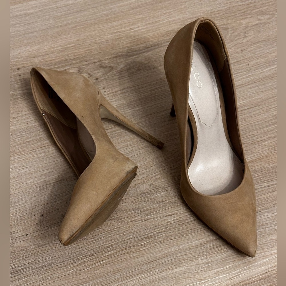 Aldo Classic Pointed-Toe Suede Pumps in Tan